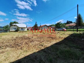 predáme stavebný pozemok na 5izbový RD,kompletné siete,  Koš - 18