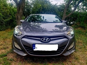 Hyundai i30 hatchback 1.4 diesel 66kw 2013 2014 šedá metalíz - 18