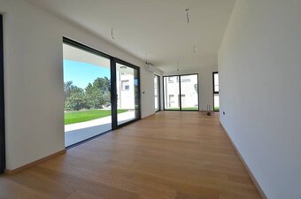 CHORVÁTSKO - Moderné apartmány so záhradou - POREČ - 18