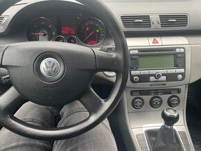 Volkswagen Passat 1.9 TDI Comfortline - 18