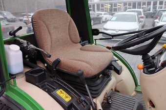 Traktor John Deere 2032R - 18