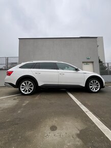 ŠKODA SUPERB SCOUT 4x4 140KW MATRIX / KESSY / ŤAŽNÉ - 18