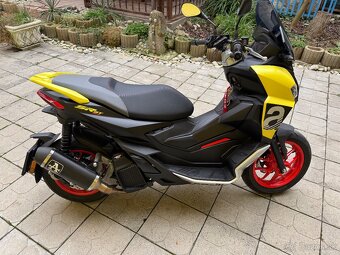 Aprilia sr gt 125 - 18