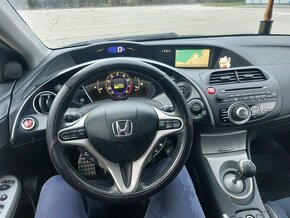 Predám Honda Civic 8g 1.8VTEC, 103kW - 18