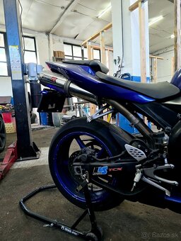 Yamaha R1 RN12 - 18