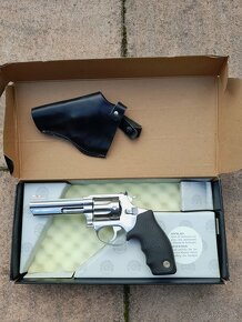 Revolver nikel TAURUS, cal.22 Magnum, hlaveň 4".DOHODA MOŽNÁ - 18