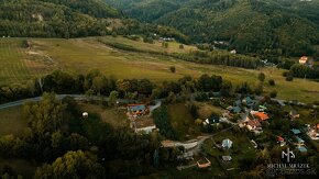 Ponúkame Vám na predaj slnečný stavebný pozemok v blízkosti - 18