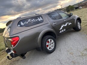 MITSUBISHI L200 2,5DID 131kw kožený paket r.v.2013 - 18