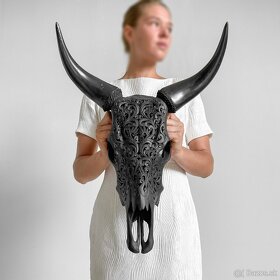 Autentická vyrezávaná lebka býka, čierna 60cm - 18