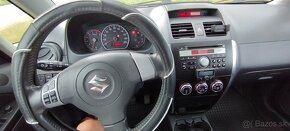 Suzuki SX4 sedan 1,6i vvti r.2010 - 18