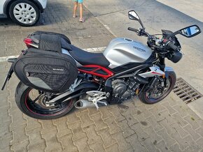 Triumph Street Triple 765 R r.v.: 2020 prvý majiteľ - 18