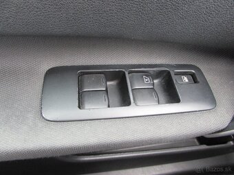 Nissan Qashqai 2.0 - AUTOMAT - BENZÍN - 18