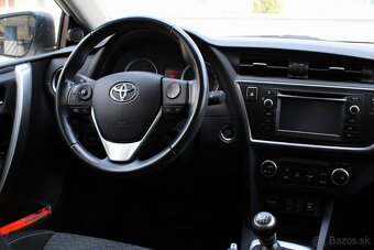 Toyota Auris Touring Sports 1.6 l Valvematic Trend, SK pôvod - 18