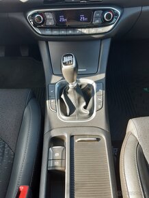 Predám HYUNDAI i30, 1.4  T-GDI, 103 kW  STYLE R - 18