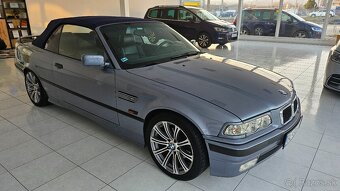 BMW Rad 3 Cabrio 328i AT/5 - 18