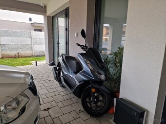 Honda PCX 125 – 1431 km – šedá kráska hľadá nového majiteľa. - 18