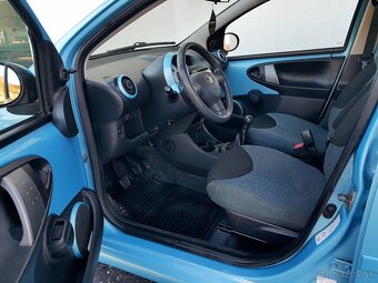 Toyota Aygo 1.0 VVT-i ● 03.2014 ● Kúpené v SR ●119 tisíc KM - 18