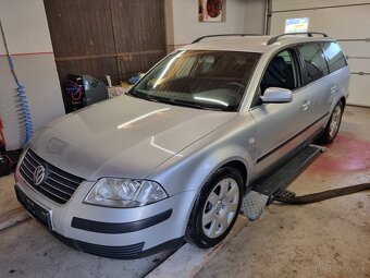 Volkswagen Passat 5.5 1.9 TDI 74kw Family - 18