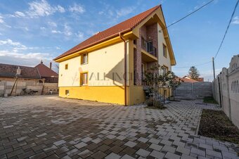 ALL INCLUSIVE l NA PRENÁJOM 1 PODLAŽIE V RD ( 2 IZBY) , VEĽK - 18