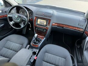 Škoda Octavia Combi 4x4 1.9TDI Elegance Xenon Ťažné Swiss - 18