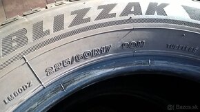 ZIMNÉ 225/60 R17 4 ks NOKIAN 6-7 mm a  4 ks BRIDGESTONE 6 mm - 18