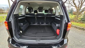 Volkswagen Touran 2,0 TDI , COMFORTLINE 2021 -- R - LINE - 19