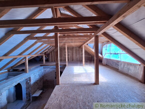 Priestranný dom v rekonštrukcii v krásnej dedinke Kamenica - 19