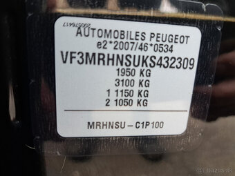 Peugeot 3008 1.2 PureTech Allure ODPOCET DPH - 19