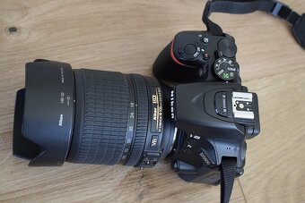 Nikon D5600 - wifi BT - dotyk. display AF VR objektiv 18-105 - 19