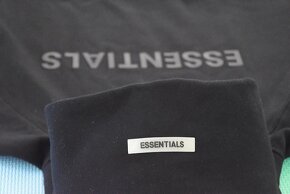 Essentials mikina - čisto nova - vel. L - 1x kaki 1x čierna - 19