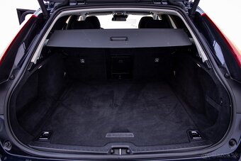 Volvo V90 D3 2.0L Momentum A/T - 19