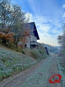 REKREAČNÁ CHATA S MUROVANOU PECOU A VEĽKOU TERASOU - 19