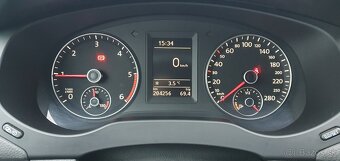 Volkswagen Jetta 2,0 TDI Highline manuál - 19