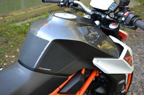 KTM 1290 SUPER DUKE R - 19