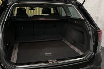 VW Passat Variant 2.0TDI 110kW Manual IQ ACC Kamera Panorama - 19