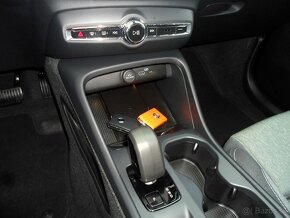 Volvo XC40 B3 Core 120kW 7st.automat,Digital Cockpit,navi,LE - 19