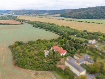 MIKELSSEN - Na predaj kaštieľ na pozemku 18 100 m2 pri Dudin - 19