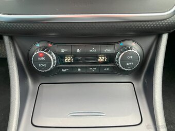 Mercedes-Benz A trieda 180 BlueEFFICIENCY 90 kW Style AT7 - 19