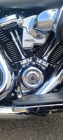 Harley Davidson Street glide - 19