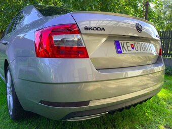 Skoda čierny znak čierne loga emblemy - 19