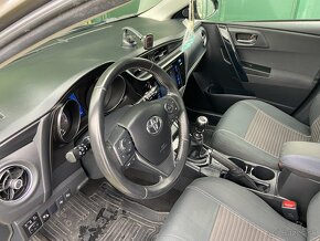 Toyota Auris 1.6 Valvematic - 19