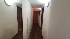 Prenájom ŠTÝLOVÝ, zariadený APARTMÁN s terasou v RD, samosta - 19