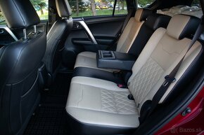 Toyota RAV4 2.5 Hybrid Selection AWD Odpočet DPH - 19