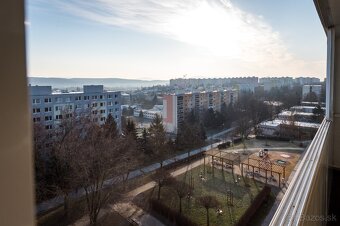 REZERVOVAVÝ - Nadštandardný 3-izbový pražský typ bytu - Lomo - 19