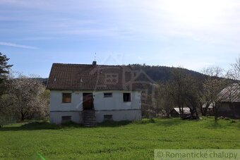 Priestranný rodinný dom so záhradou v príjemnom prostredí - 19