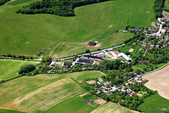 POLOSAMOTA STODOLA A POZEMOK 1080m2 PODKYLAVA - VOĽNÁ - 19