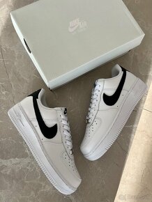 Nike Air Force 1 bielo čierne tenisky - 19