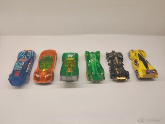 Autíčka Hot Wheels 1:60 - 1:64 - 19