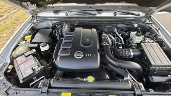 Nissan Navara 2.5 dCI MT6 4x4 - 19