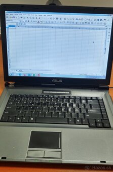 Asus X51L - 19